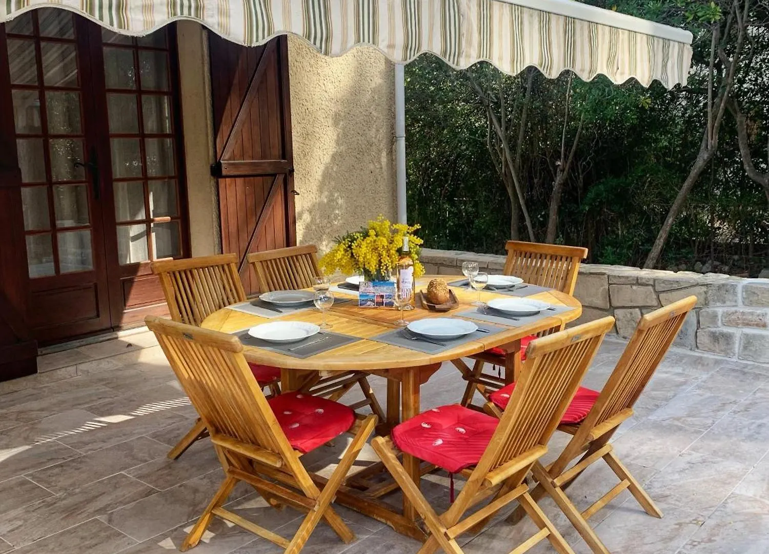 kontakty Villa Familiale A Sanary, Climatisee, Plage A Pieds